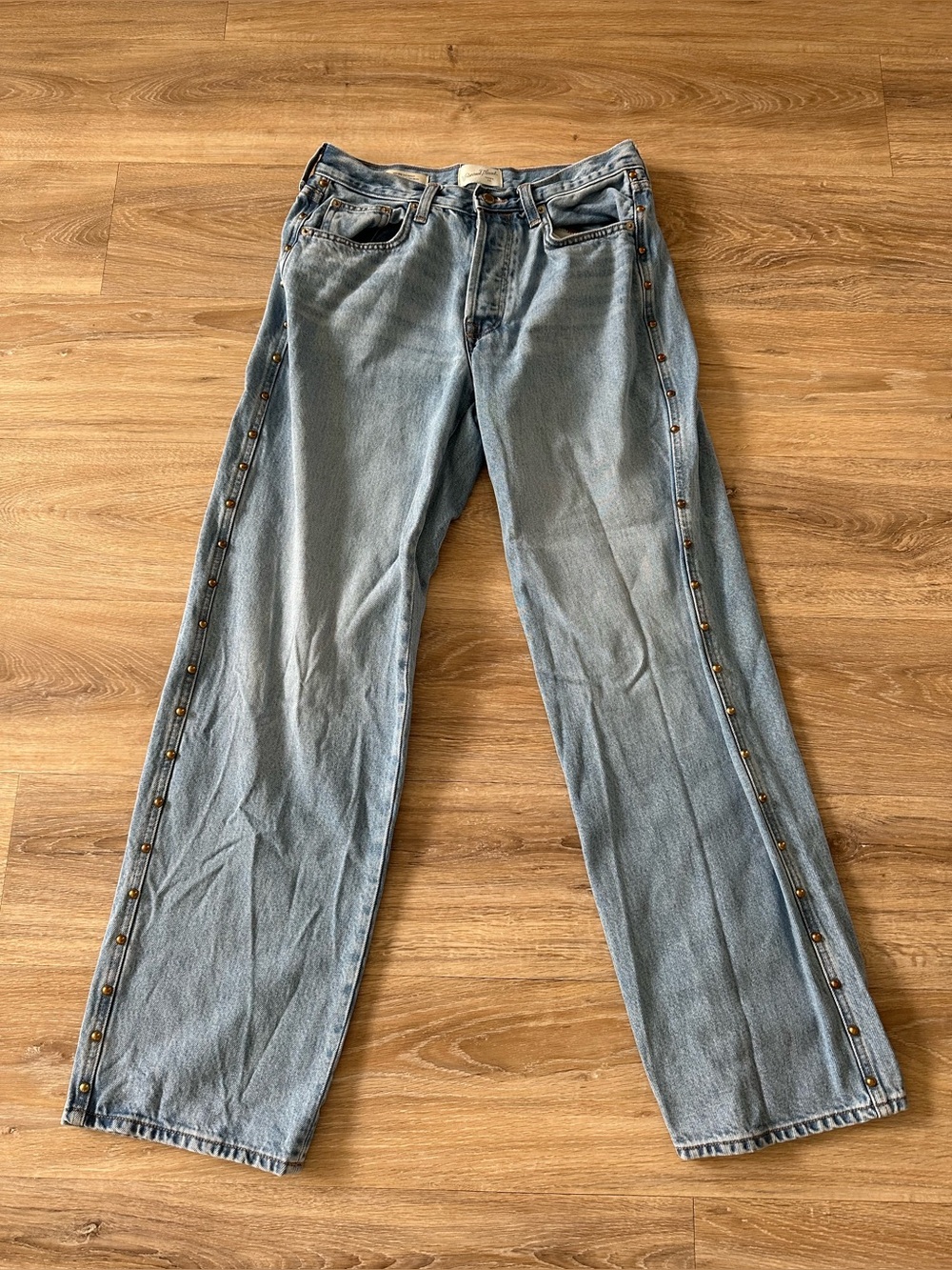 Universal Thread Mid Rise 90s baggy Jeans gold studded detail - Picture 1 of 3